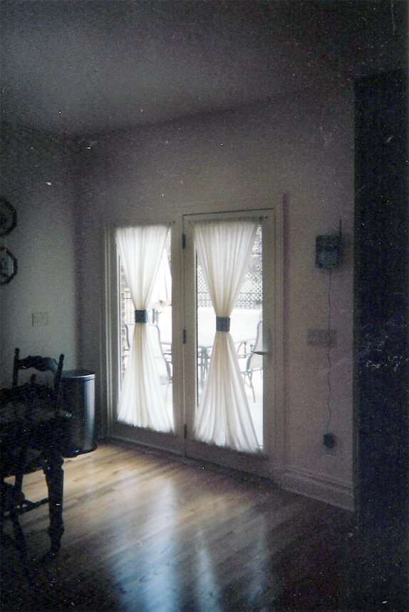 Hourglass door